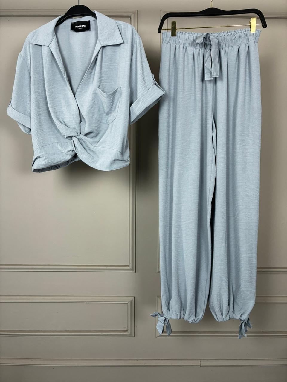 THE PASTEL BLUE
