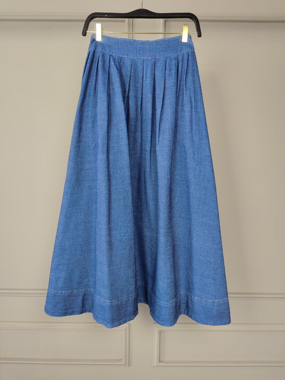 THE DENIM SKIRT