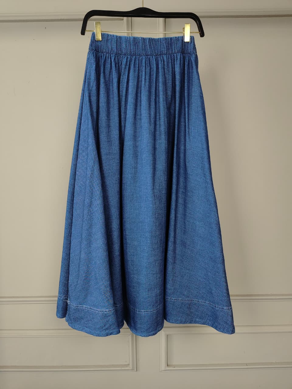THE DENIM SKIRT