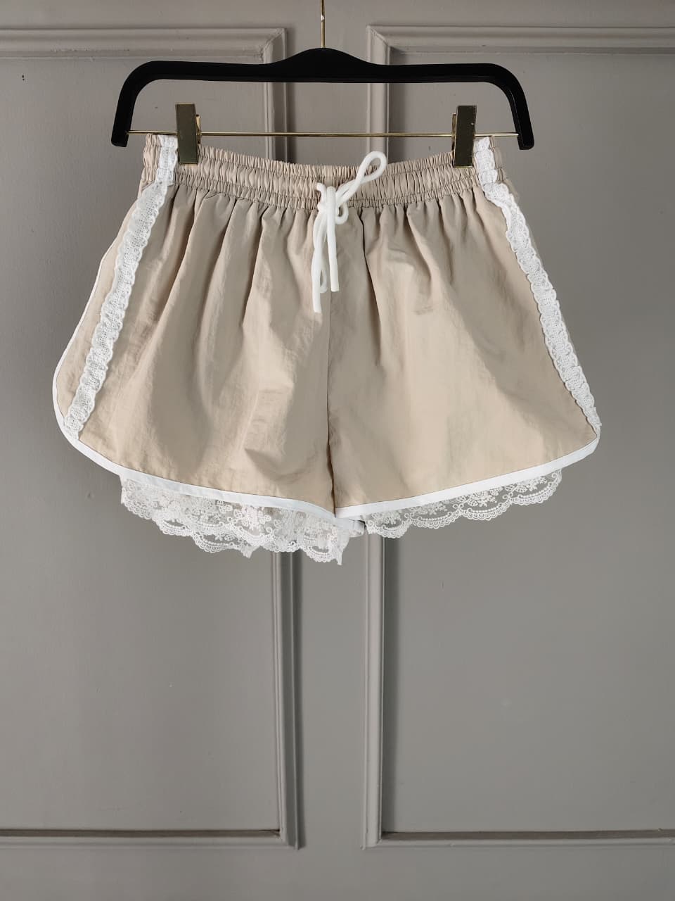 BEIGE SHORTS