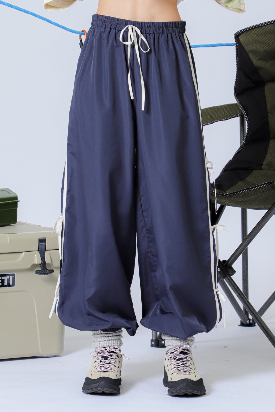 THE JOGGER PANTS BLUE