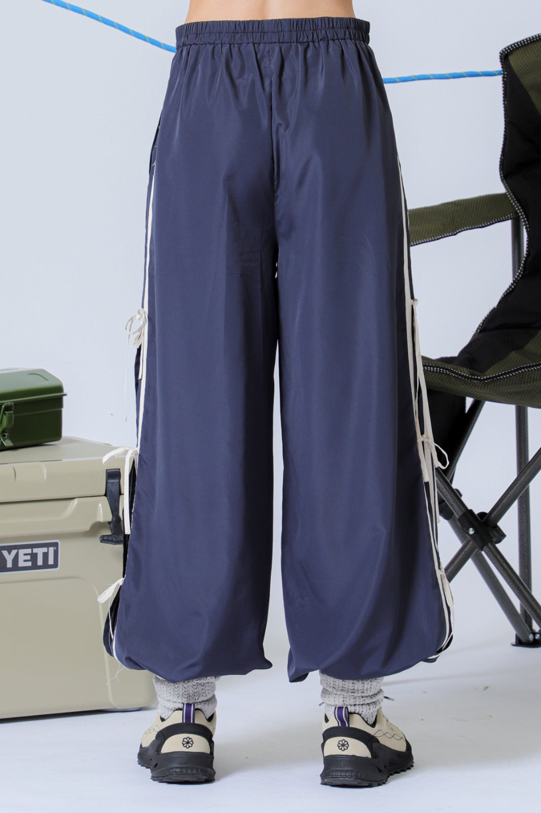 THE JOGGER PANTS BLUE