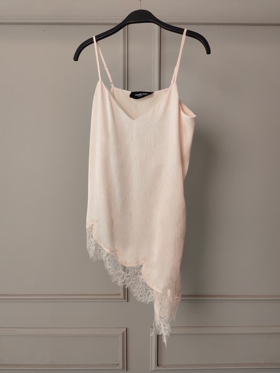 ASYMMETRICAL
