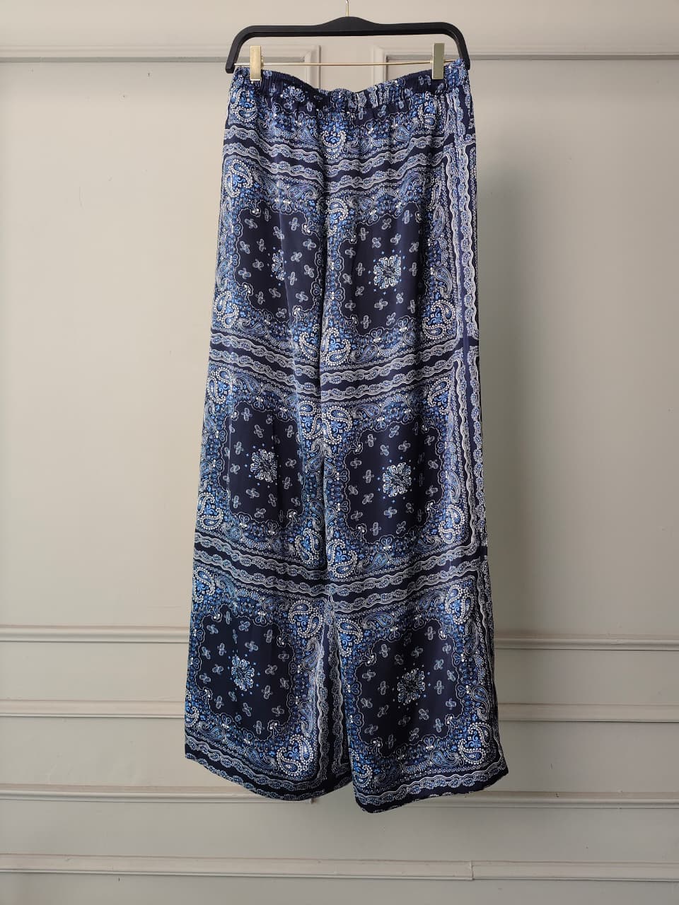 THE PAISLEY