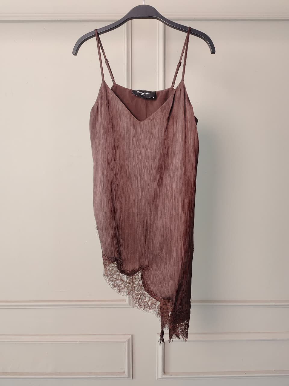 ASSYMETRICAL BROWN