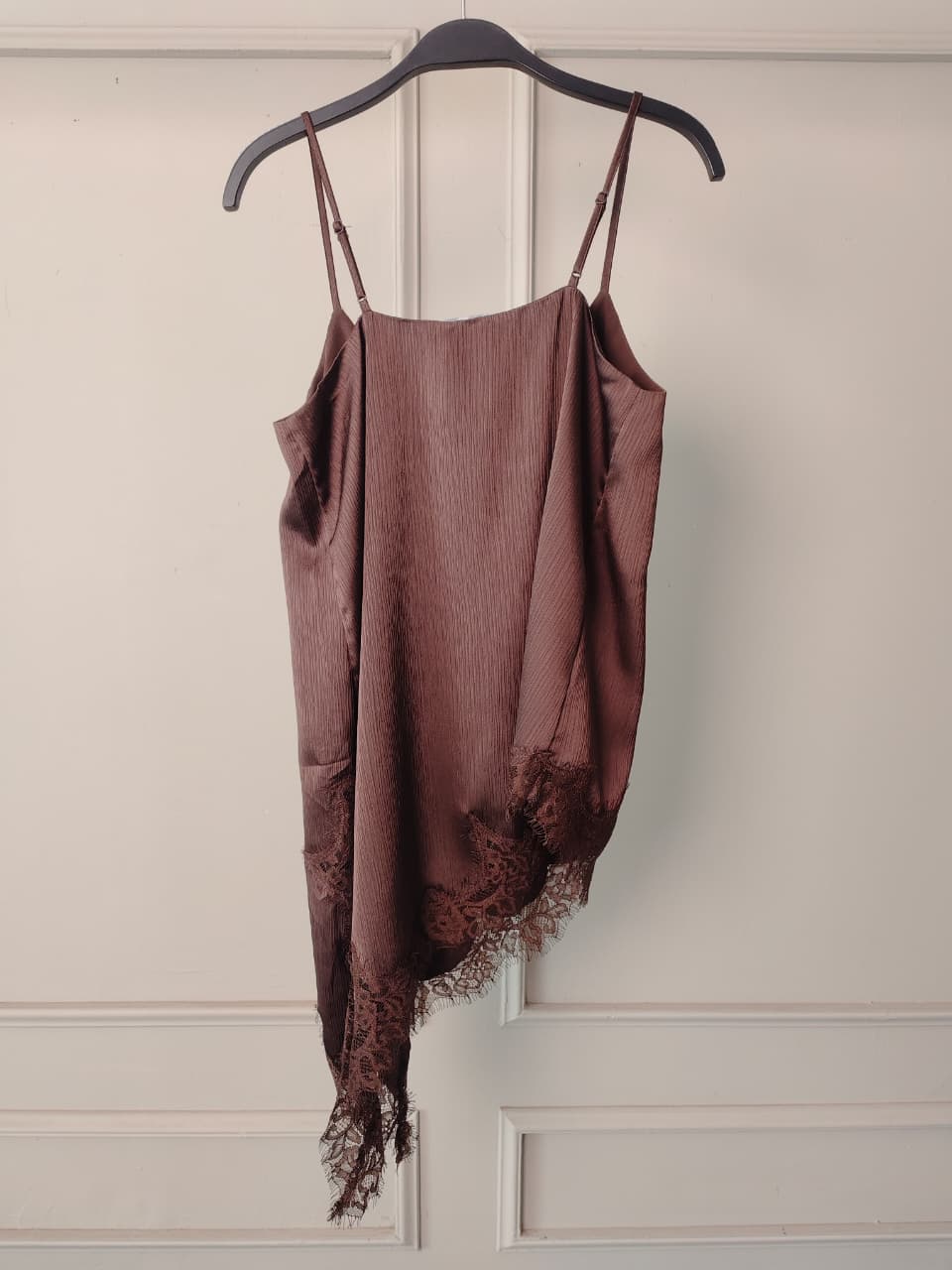 ASSYMETRICAL BROWN