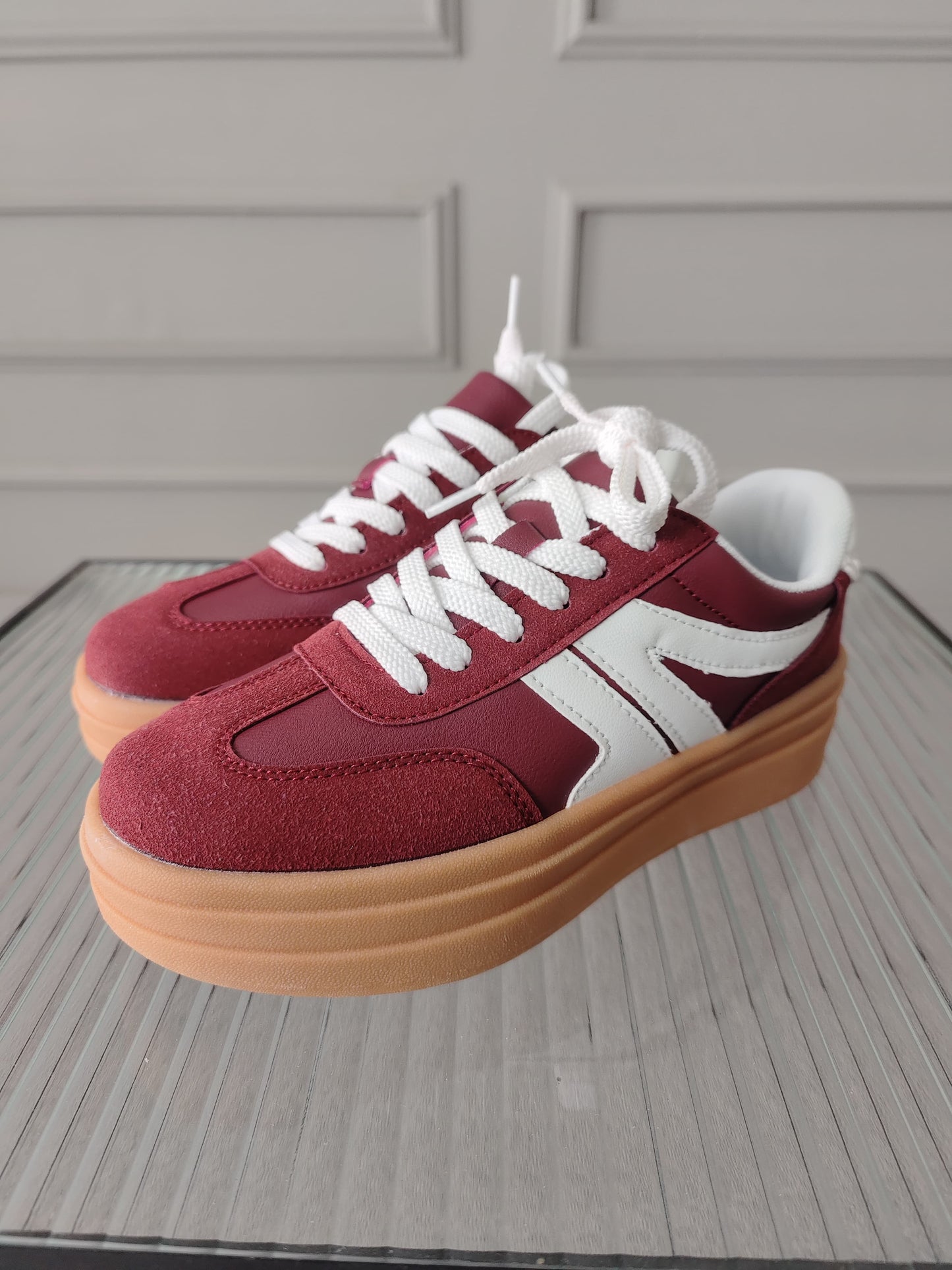 LIA SNKRS